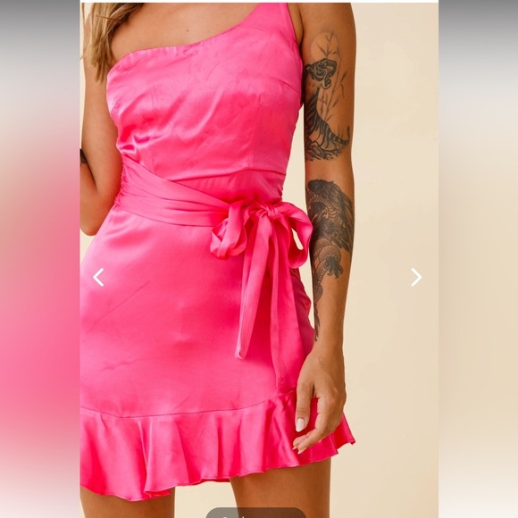 NWT Selfie Leslie DON'T WAIT UP ONE SHOULDER WAIST TIE DRESS HOT PINK - Picture 4 of 6